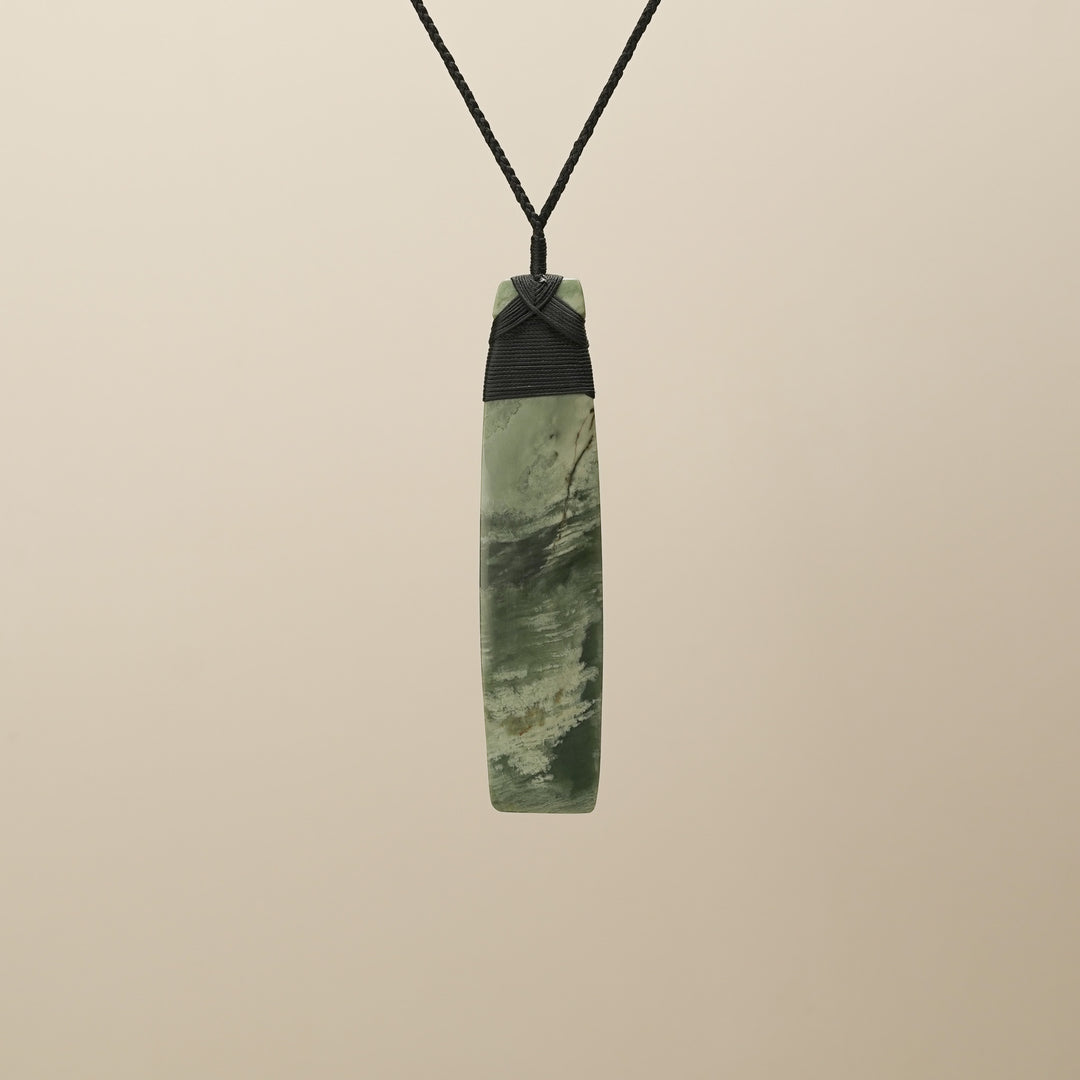 Kawakawa Inanga Pounamu Toki Pendant