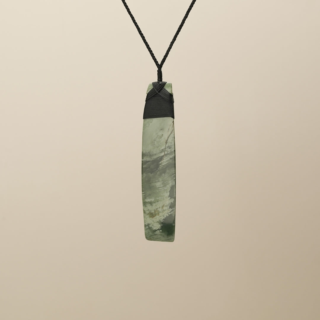 Kawakawa Inanga Pounamu Toki Pendant