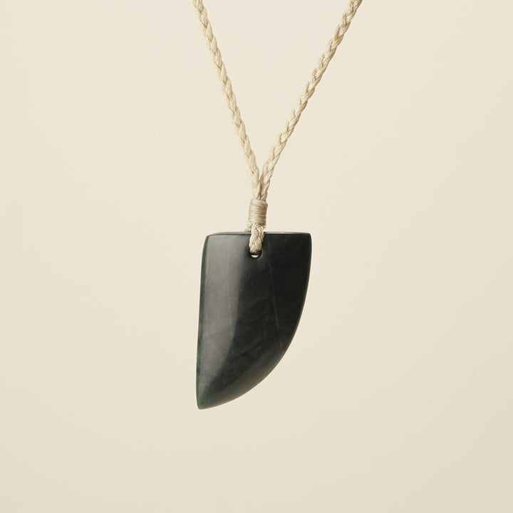 Niho Tooth Pounamu Kawakawa Medium Pendant