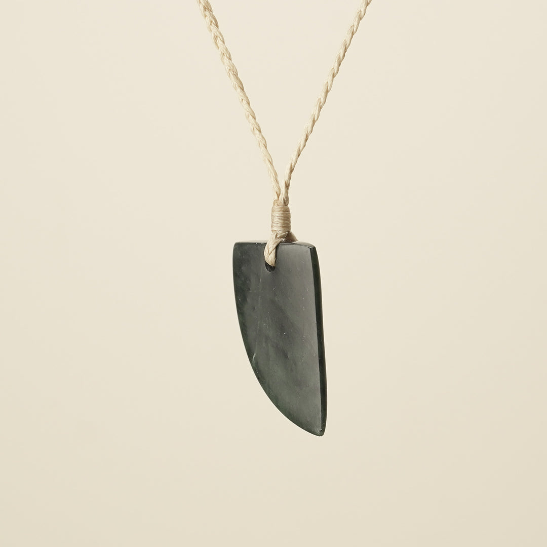 Niho Tooth Pounamu Kawakawa Medium Pendant