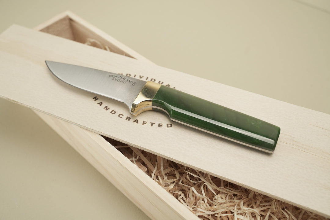 Pounamu Drop-Point Knife Carbon Steel