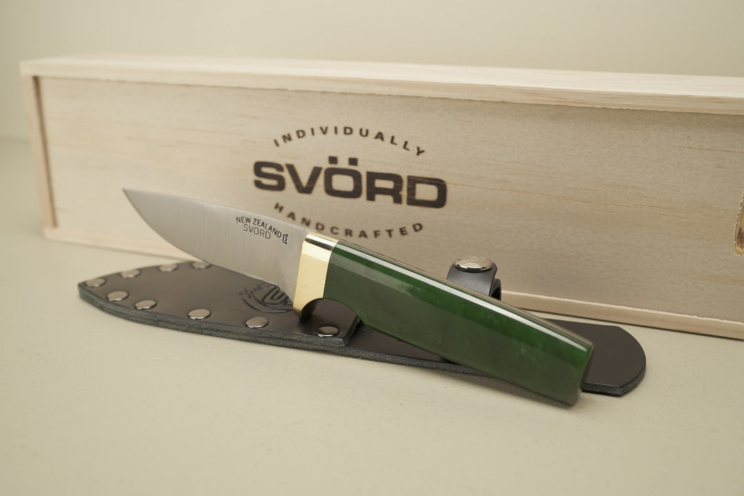 Pounamu Drop-Point Knife Carbon Steel