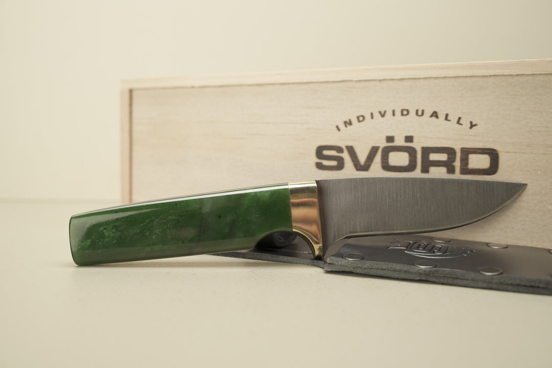 Pounamu Drop-Point Knife Carbon Steel
