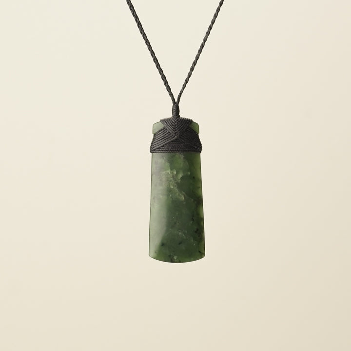 Toki Kawakawa Polished Pounamu – Medium Large, Black Binding