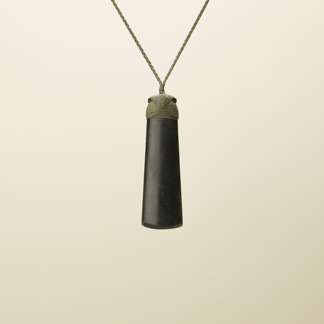Toki Kawakawa Polished Pounamu Large Khaki Binding