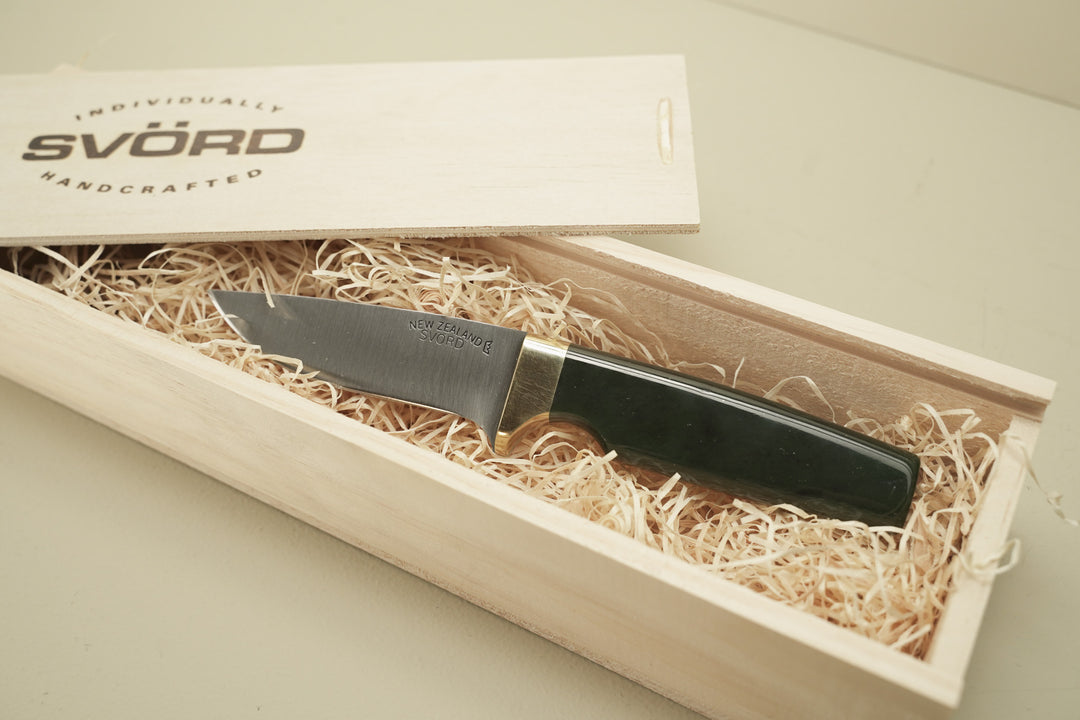 Pounamu Drop-Point Knife Carbon Steel