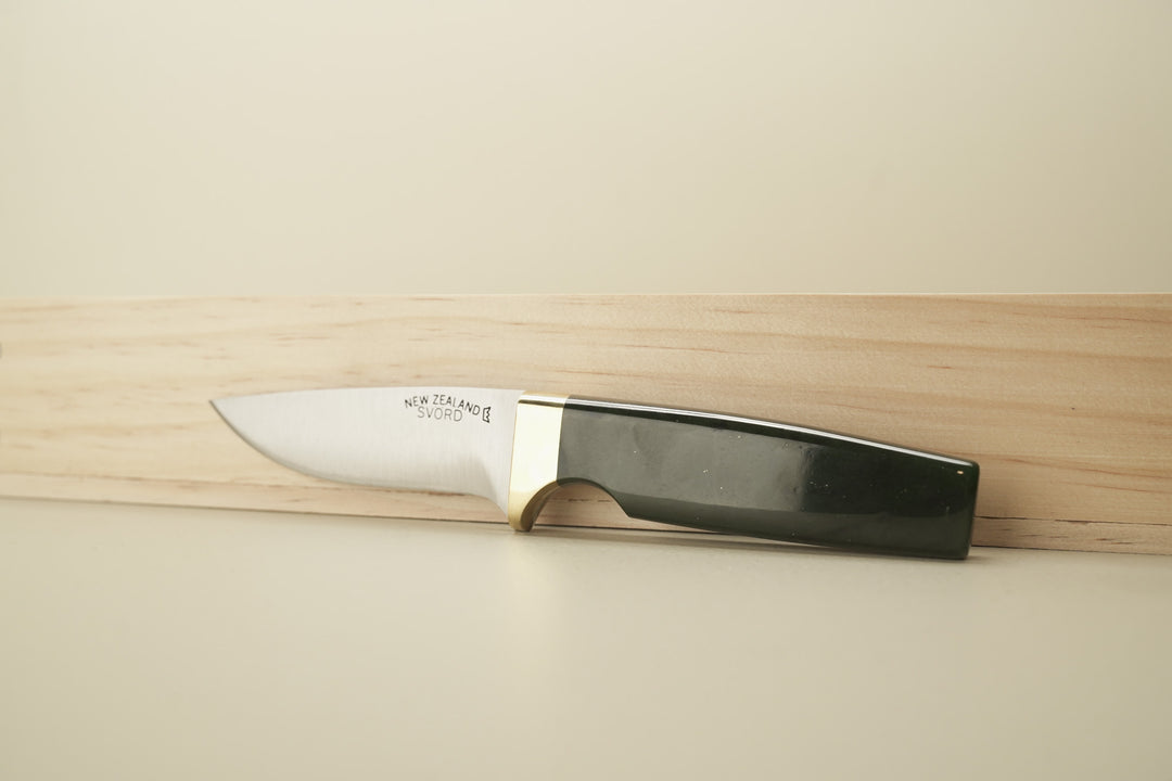 Pounamu Drop-Point Knife Carbon Steel