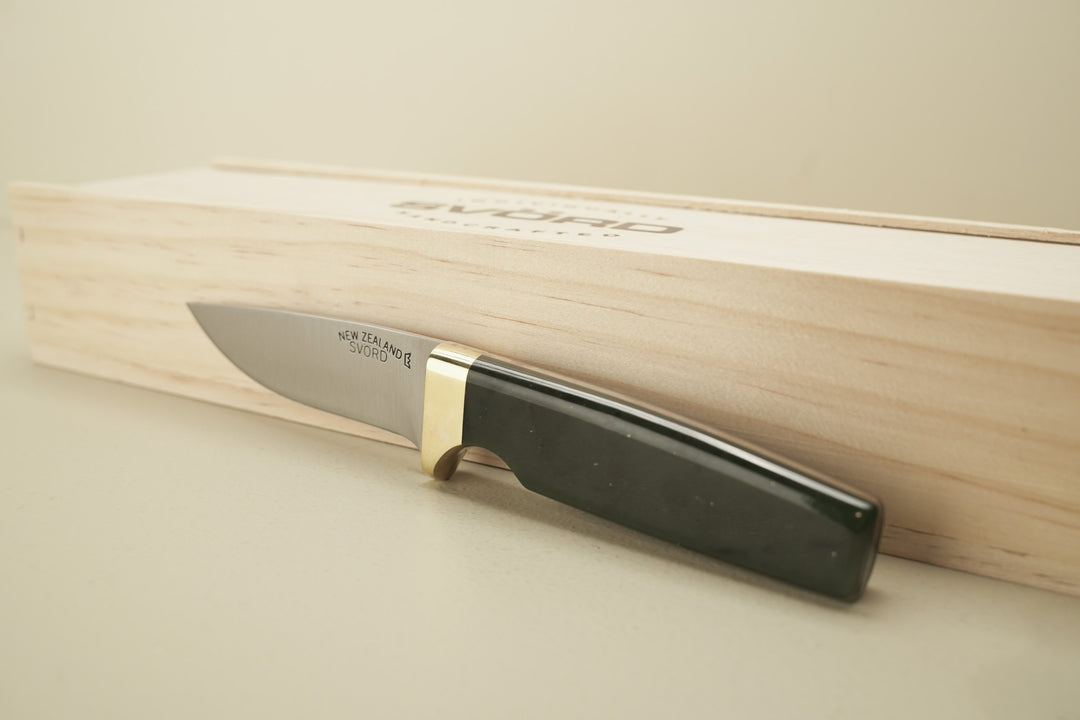 Pounamu Drop-Point Knife Carbon Steel