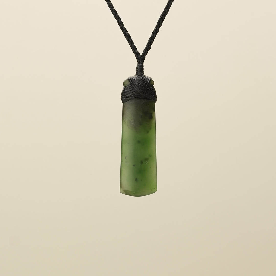 Small Kahurangi Toki Pounamu Pendant