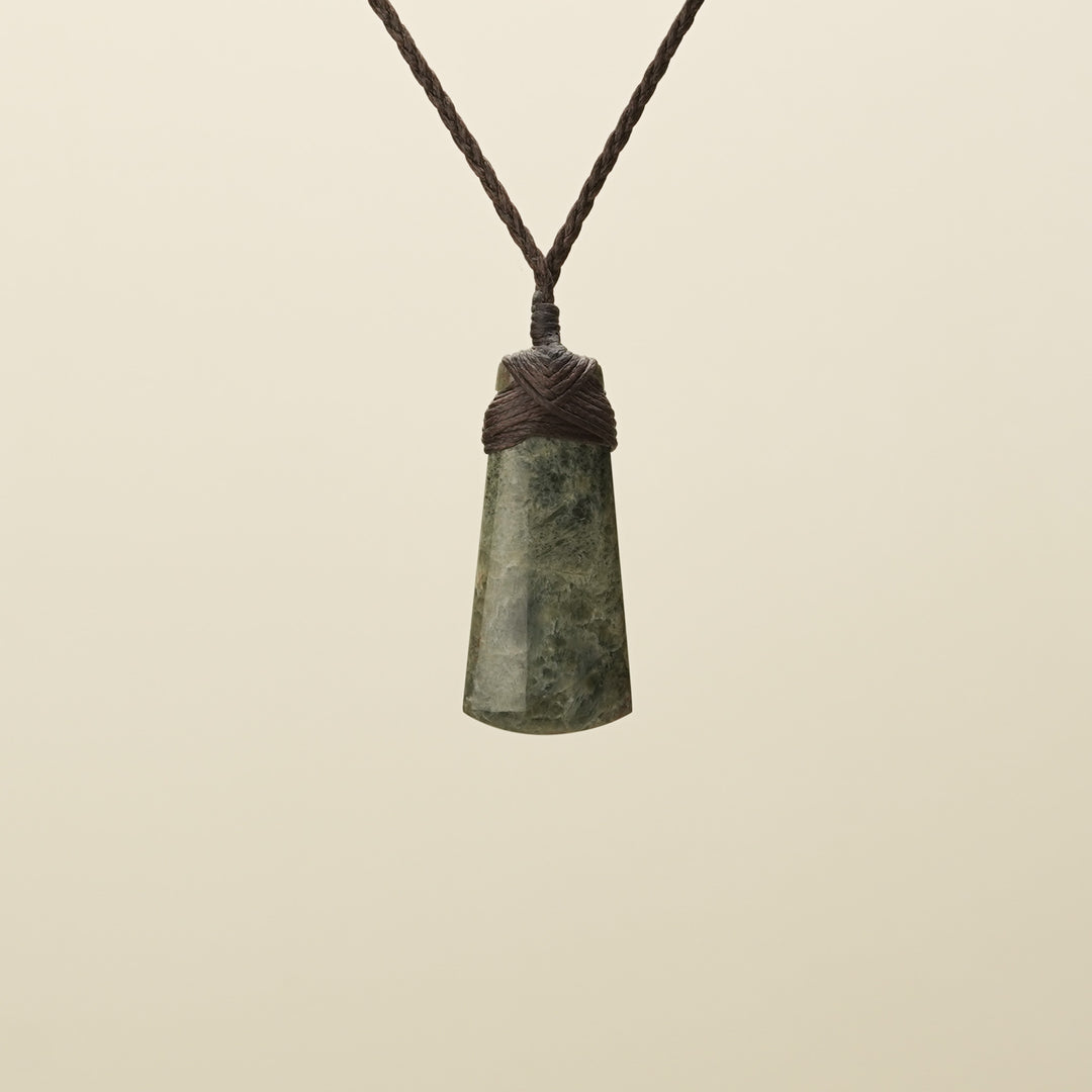 Extra Small Raukaraka Toki Pounamu Pendant