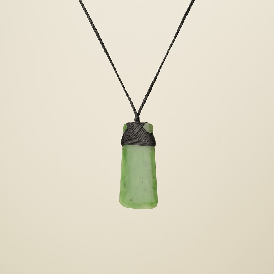 Medium Large Greenstone Toki