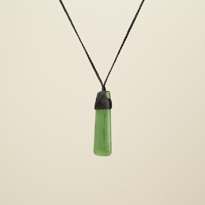 Medium Large Greenstone Toki