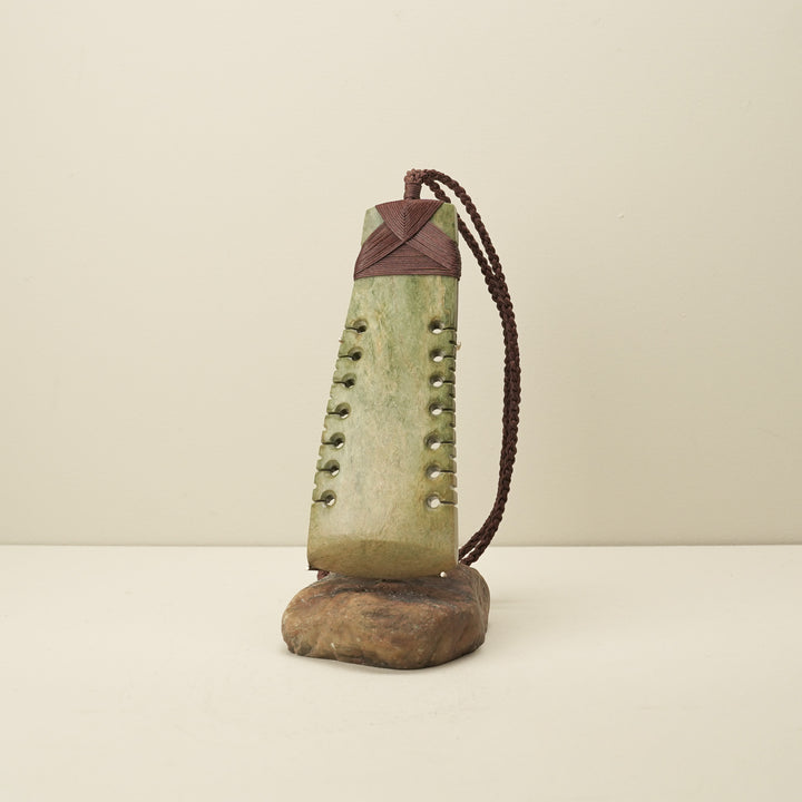 Toki Raukaraka Pounamu Sculpture