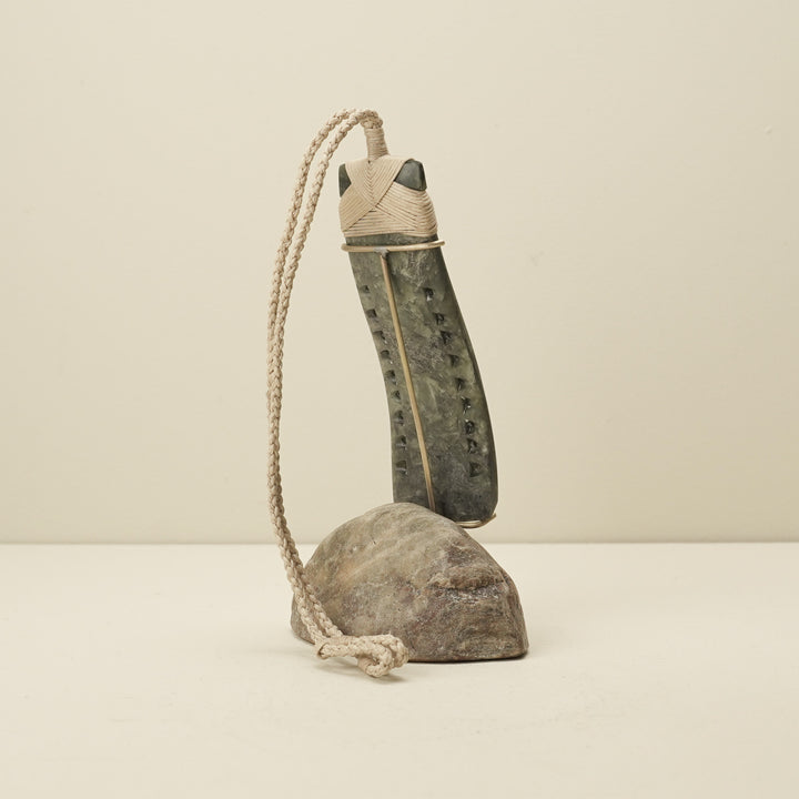 Toki Hapopo Pounamu Sculpture
