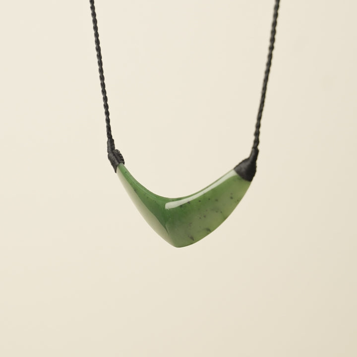 Kōuma Breastplate – Curved Greenstone Pendant