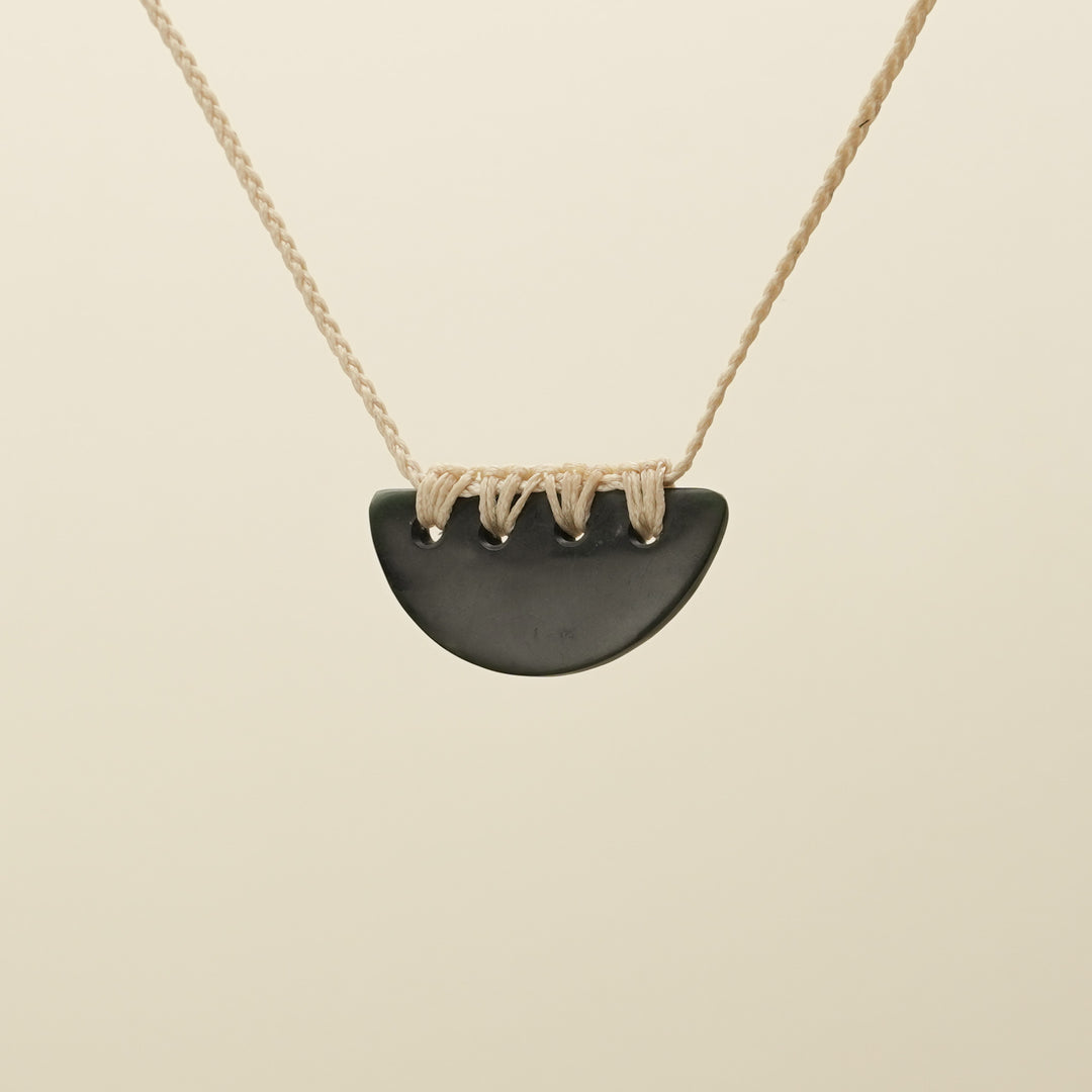 Small Kōuma Breastplate Kawakawa Pounamu Pendant