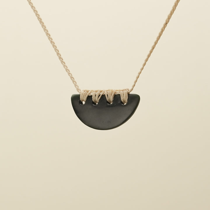 Small Kōuma Breastplate Kawakawa Pounamu Pendant