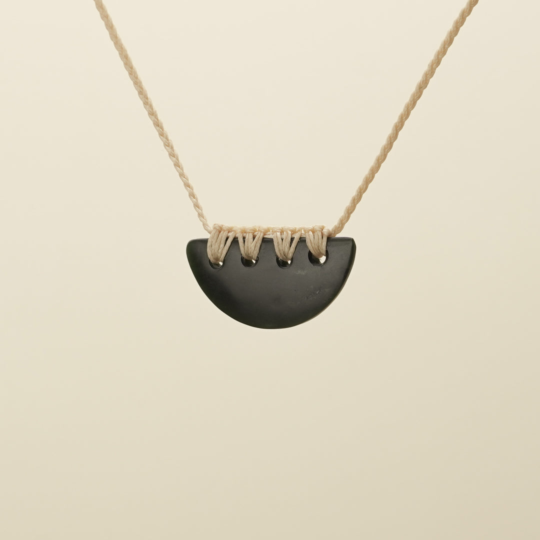 Small Kōuma Breastplate Kawakawa Pounamu Pendant