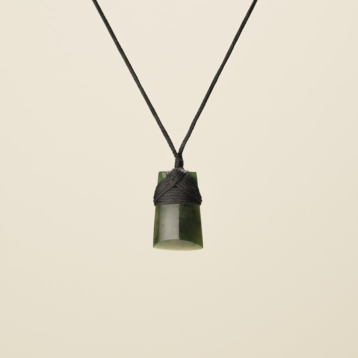 Pēpi Toki Pounamu, Black Binding
