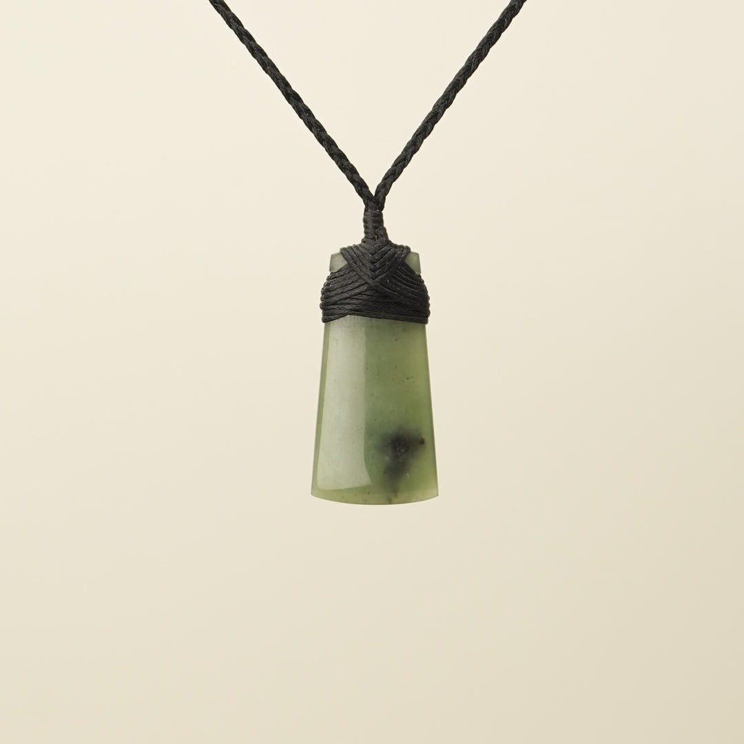 Medium Inanga Toki Pounamu Pendant