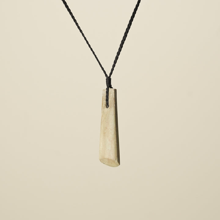 Toki – Raukaraka Pounamu Medium Pendant