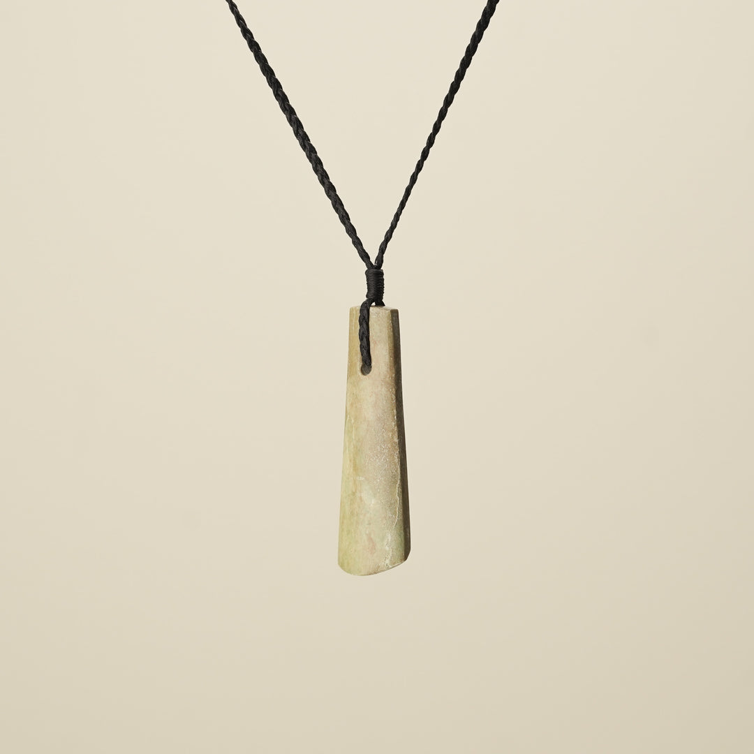 Toki – Raukaraka Pounamu Medium Pendant