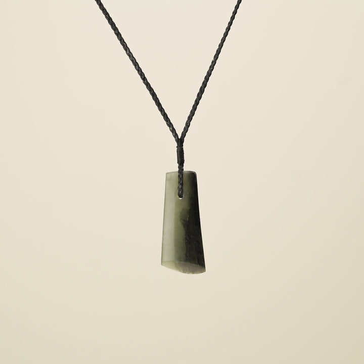 Toki Kōkopu Pounamu Medium Pendant, Black Binding