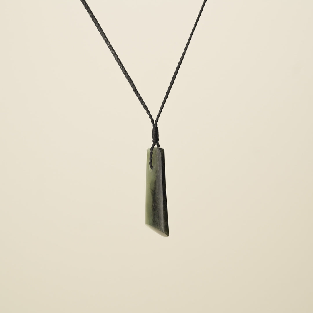 Toki Kōkopu Pounamu Medium Pendant, Black Binding