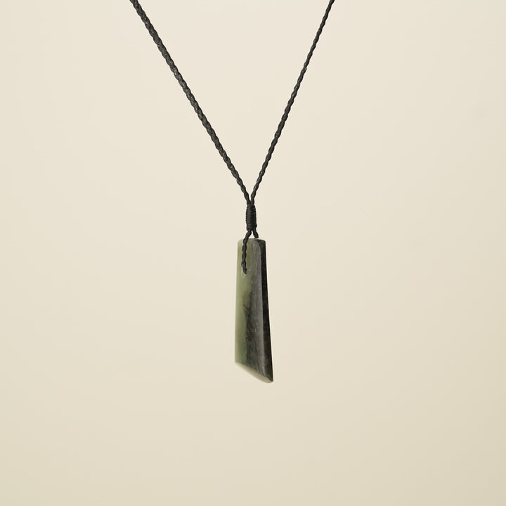 Toki Kōkopu Pounamu Medium Pendant, Black Binding