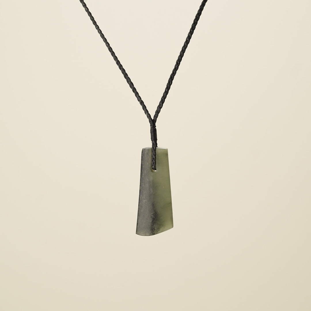 Toki Kōkopu Pounamu Medium Pendant, Black Binding