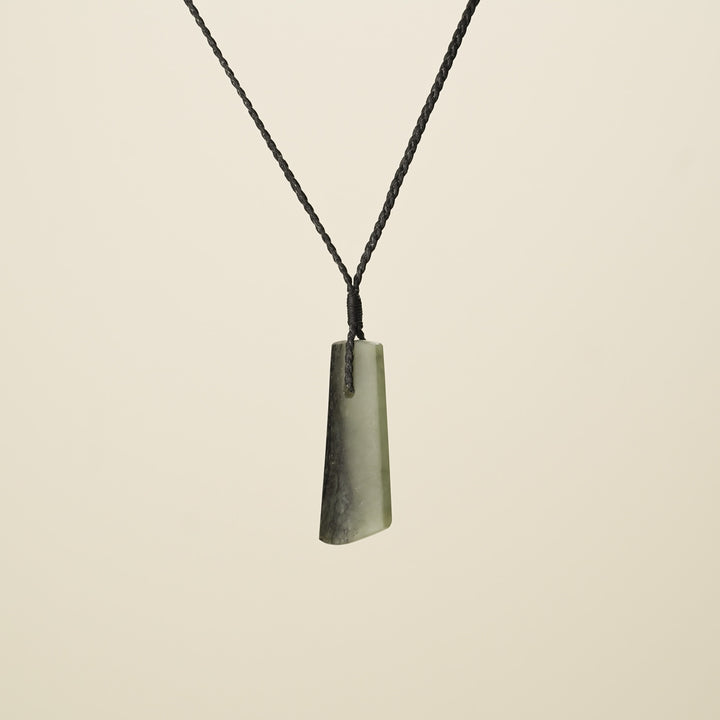 Toki Kōkopu Pounamu Medium Pendant, Black Binding