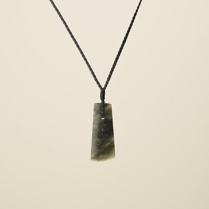 Toki Kōkopu Pounamu Medium Pendant