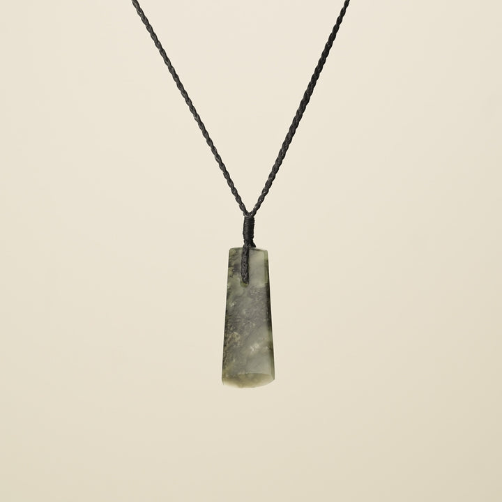 Toki Kōkopu Pounamu Medium Pendant