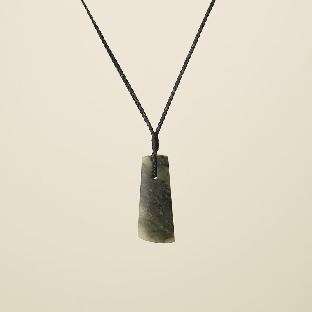 Toki Kōkopu Pounamu Medium Pendant