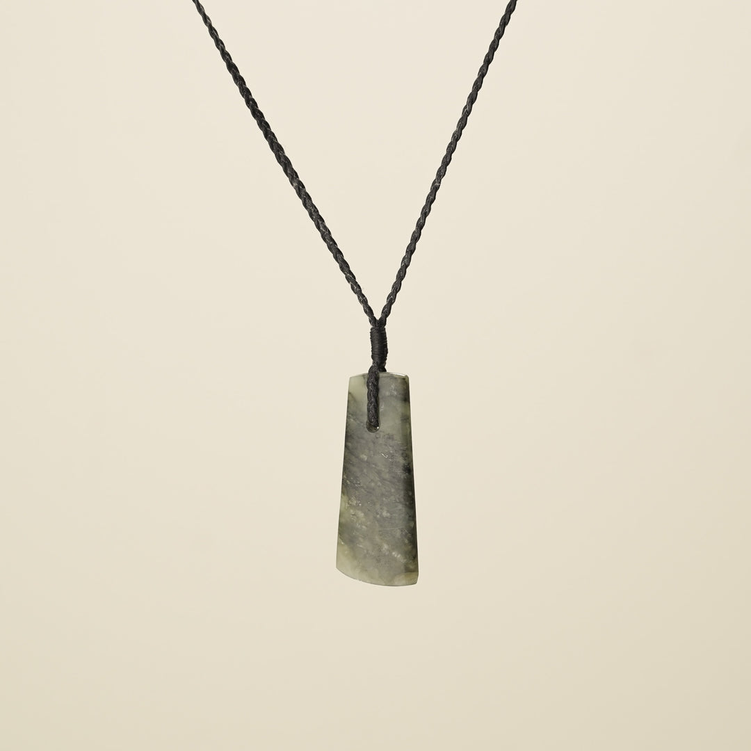 Toki Kōkopu Pounamu Medium Pendant