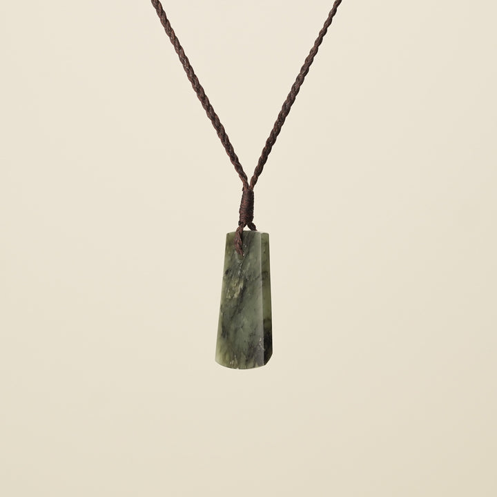 Toki Kōkopu – Pounamu Small Pendant, Brown Binding
