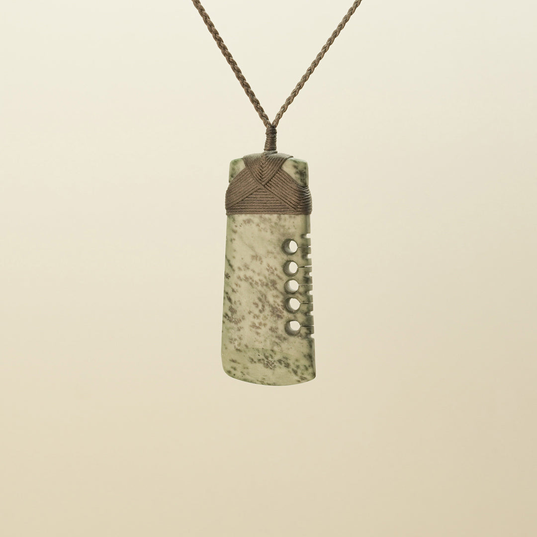 Notched Toki Kōkopu Large Pounamu Pendant