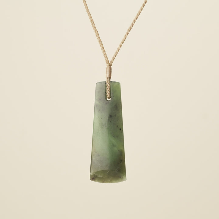 Toki Kawakawa Pounamu Large, Tan Binding