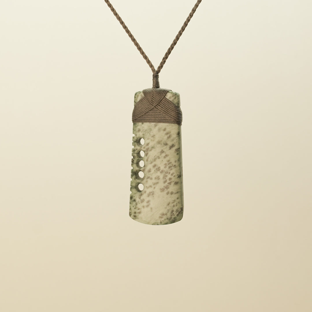 Notched Toki Kōkopu Large Pounamu Pendant