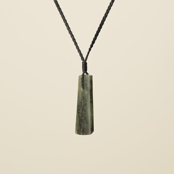 Toki Kawakawa – Pounamu Small Medium Pendant