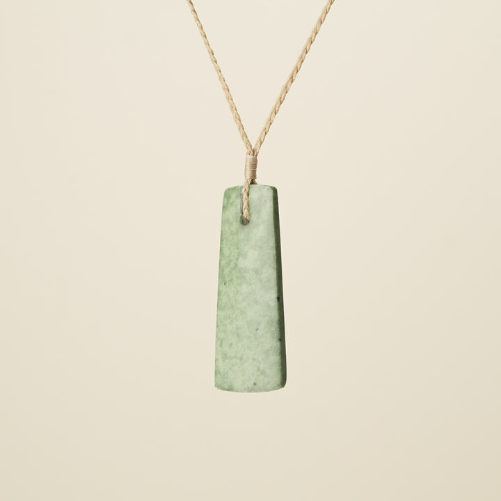 Toki – Kahurangi Pounamu Large, Tan Binding