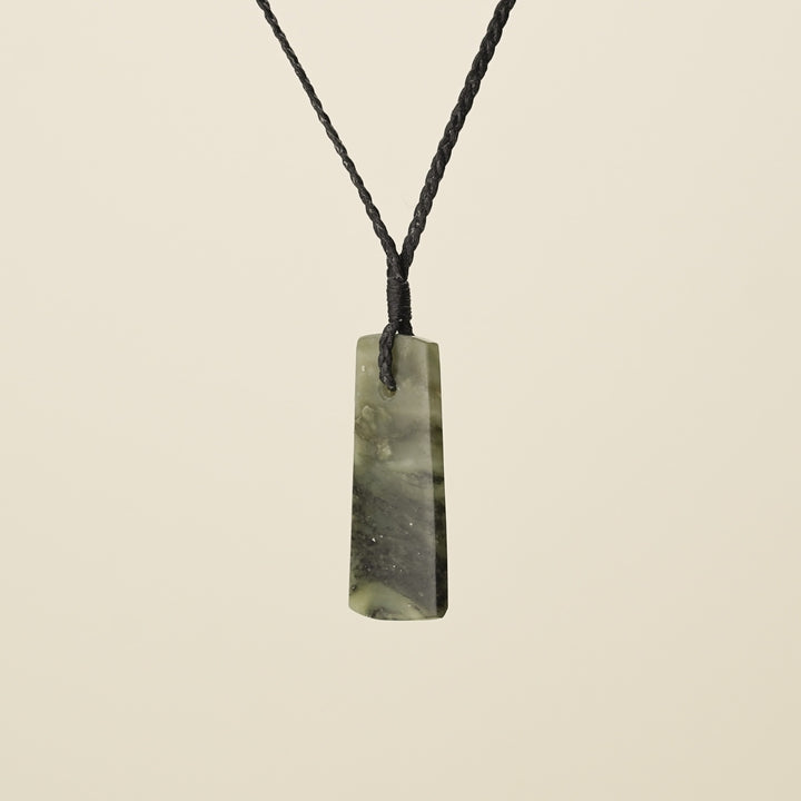 Toki Kōkopu Pounamu Small Medium Pendant, Black Binding