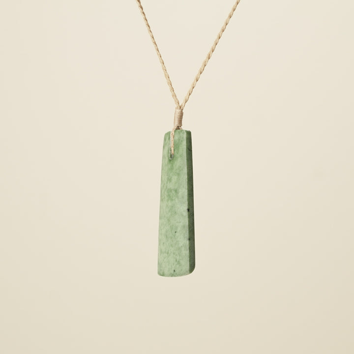 Toki – Kahurangi Pounamu Large, Tan Binding