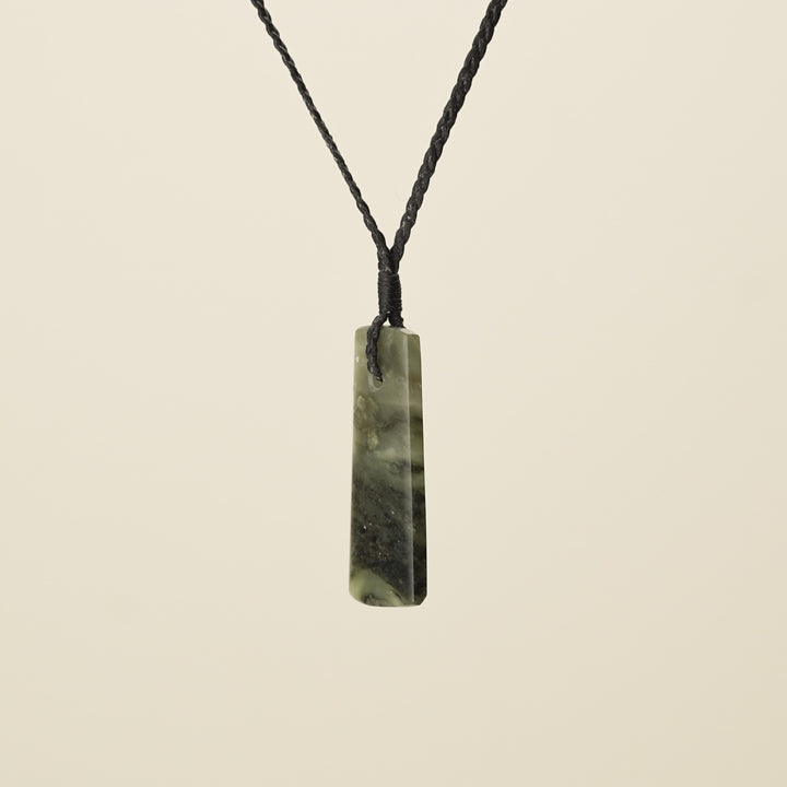 Toki Kōkopu Pounamu Small Medium Pendant, Black Binding