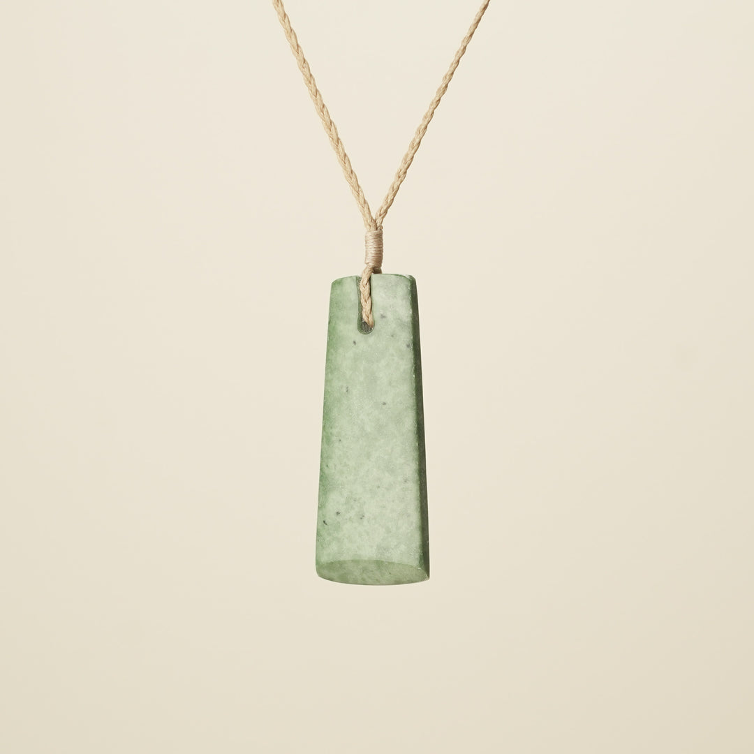 Toki – Kahurangi Pounamu Large, Tan Binding