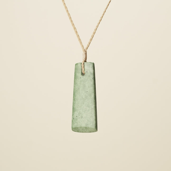 Toki – Kahurangi Pounamu Large, Tan Binding