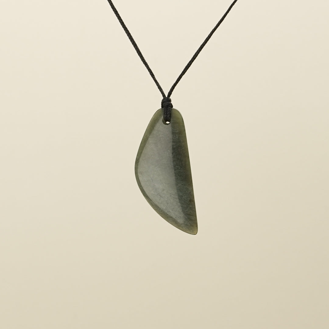 Tangiwai Bowenite Freeform Medium Pounamu Pendant