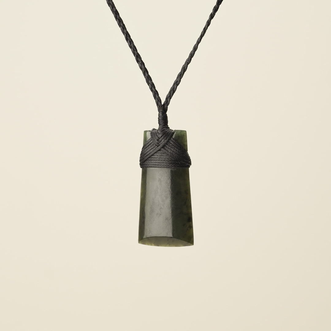 Toki Pounamu Small, Black Binding