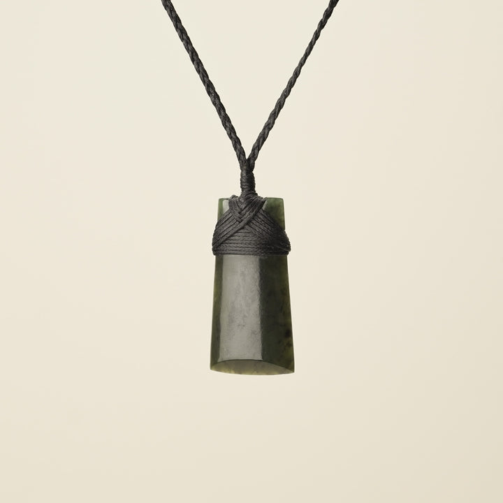 Toki Pounamu Small, Black Binding
