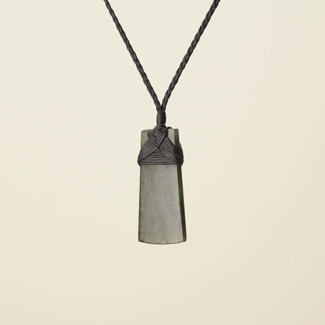 Toki Pounamu Small, Black Binding